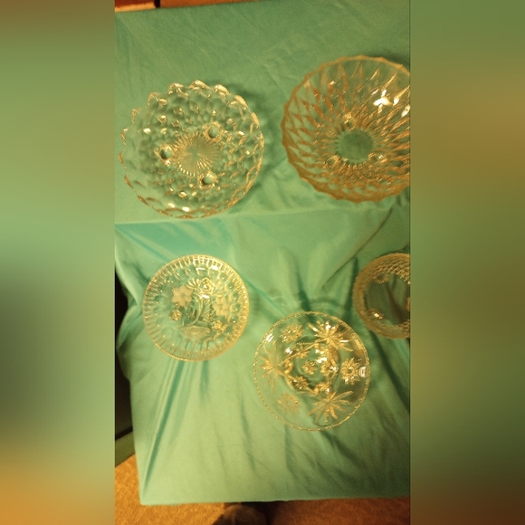 Five glass Crystal serving bowls - Picture 1 of 3